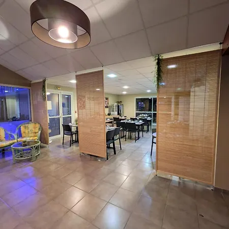 L'oceane Angers Parc Expo 酒店 安茹地区韦里耶尔